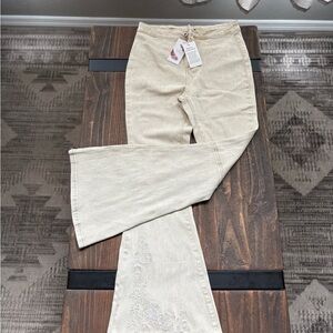 Chelsea & Violet Cream High-Rise Flared Jeans size 29